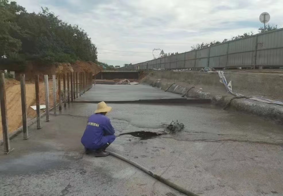 公路護(hù)坡填充泡沫混凝土